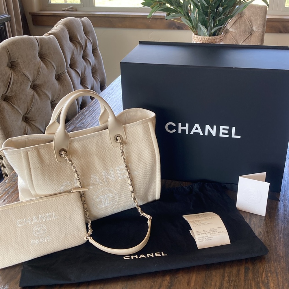 CHANEL Deauville Shopping Bag Tote White Boucle Silver Hardware - Picture 4 of 16